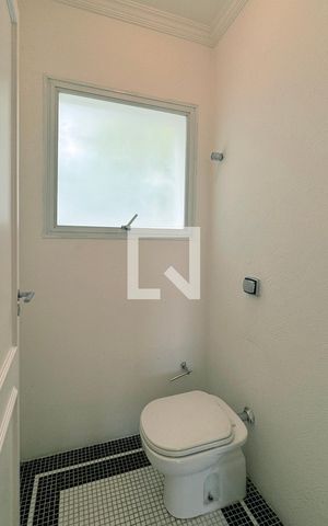 Casa de condomínio para alugar com 700m², 5 quartos e 5 vagasLavabo