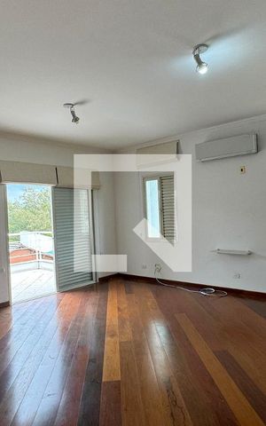 Casa de condomínio para alugar com 700m², 5 quartos e 5 vagasSuíte 2