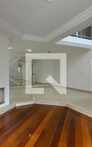 Casa de condomínio para alugar com 700m², 5 quartos e 5 vagasSala