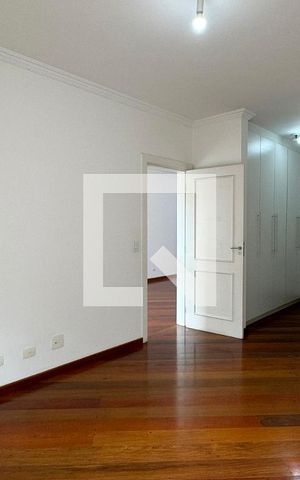 Casa de condomínio para alugar com 700m², 5 quartos e 5 vagasSuíte 5
