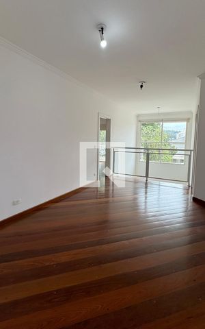Casa de condomínio para alugar com 700m², 5 quartos e 5 vagasHall