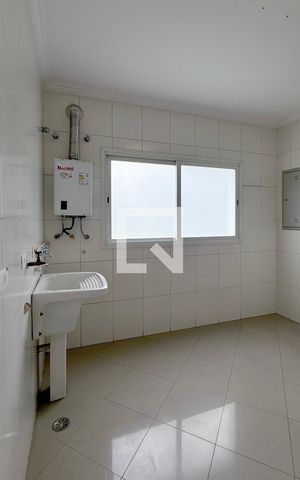 Casa de condomínio para alugar com 700m², 5 quartos e 5 vagasÁrea de Serviço