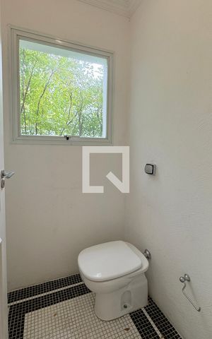 Casa de condomínio para alugar com 700m², 5 quartos e 5 vagasBanheiro