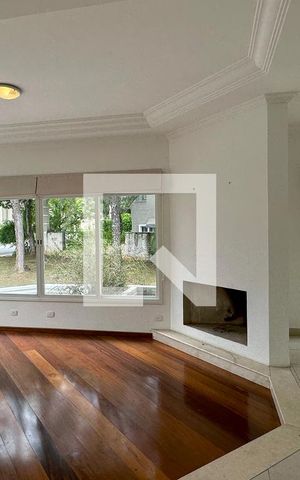 Casa de condomínio para alugar com 700m², 5 quartos e 5 vagasSala