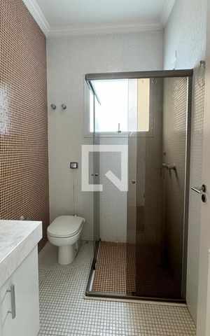 Casa de condomínio para alugar com 700m², 5 quartos e 5 vagasBanheiro da Suíte 1