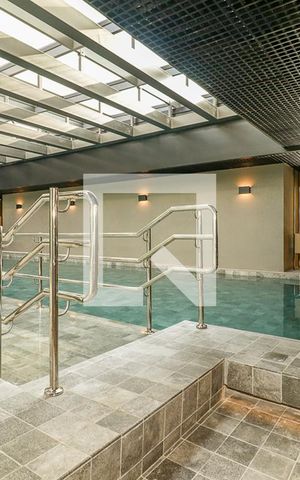 Apartamento à venda com 98m², 2 quartos e 1 vaga Apartamento à venda com 98m², 2 quartos e 1 vagaÁrea comum - Piscina coberta
