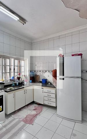 Casa à venda com 290m², 4 quartos e 2 vagas Casa à venda com 290m², 4 quartos e 2 vagasCozinha
