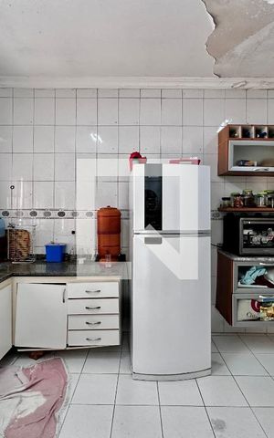 Casa à venda com 290m², 4 quartos e 2 vagas Casa à venda com 290m², 4 quartos e 2 vagasCozinha