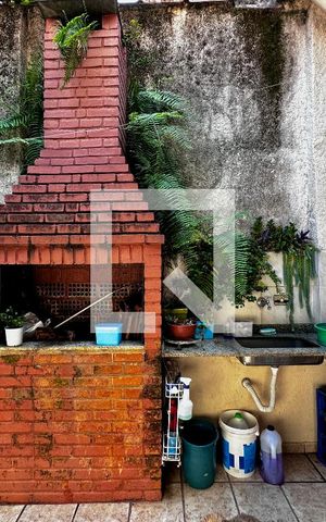 Casa à venda com 290m², 4 quartos e 2 vagas Casa à venda com 290m², 4 quartos e 2 vagasChurrasqueira