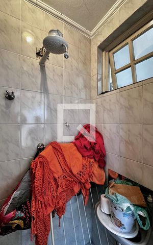 Casa à venda com 290m², 4 quartos e 2 vagas Casa à venda com 290m², 4 quartos e 2 vagasBanheiro de Serviço