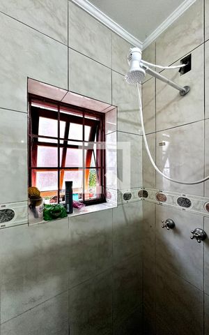 Casa à venda com 290m², 4 quartos e 2 vagas Casa à venda com 290m², 4 quartos e 2 vagasBanheiro Suíte 2