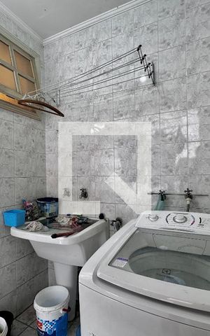 Casa à venda com 290m², 4 quartos e 2 vagas Casa à venda com 290m², 4 quartos e 2 vagasÁrea de Serviço