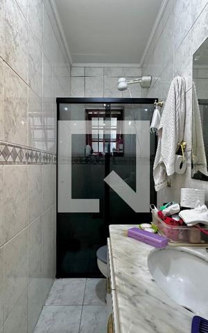 Casa à venda com 290m², 4 quartos e 2 vagas Casa à venda com 290m², 4 quartos e 2 vagasBanheiro Suíte 1