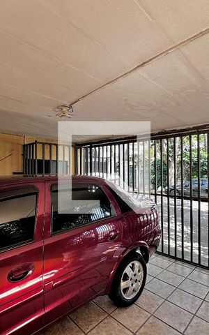 Casa à venda com 290m², 4 quartos e 2 vagas Casa à venda com 290m², 4 quartos e 2 vagasGaragem