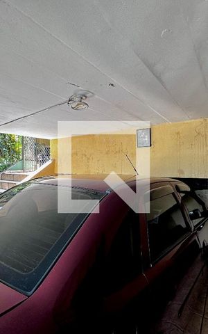 Casa à venda com 290m², 4 quartos e 2 vagas Casa à venda com 290m², 4 quartos e 2 vagasGaragem