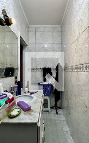 Casa à venda com 290m², 4 quartos e 2 vagas Casa à venda com 290m², 4 quartos e 2 vagasBanheiro Suíte 1