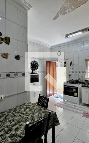 Casa à venda com 290m², 4 quartos e 2 vagas Casa à venda com 290m², 4 quartos e 2 vagasCozinha