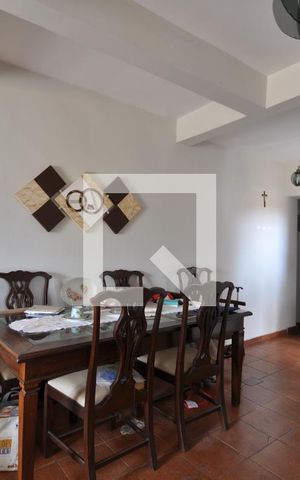 Casa à venda com 180m², 3 quartos e 2 vagasSala