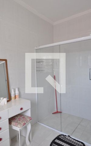 Casa à venda com 180m², 3 quartos e 2 vagasBanheiro do Quarto Suíte