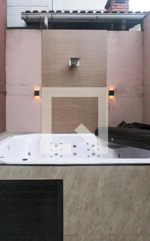 Casa à venda com 235m², 3 quartos e 6 vagas Casa à venda com 235m², 3 quartos e 6 vagasSPA