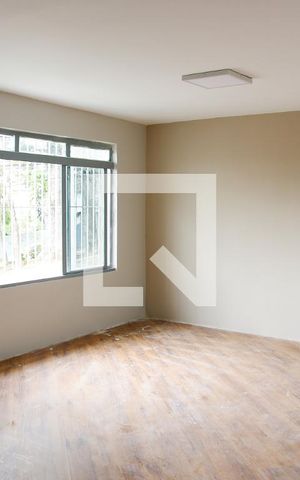 Casa para alugar com 200m², 3 quartos e 2 vagas Casa para alugar com 200m², 3 quartos e 2 vagassala