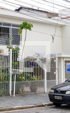 Casa para alugar com 200m², 3 quartos e 2 vagas Casa para alugar com 200m², 3 quartos e 2 vagasPlaquinha