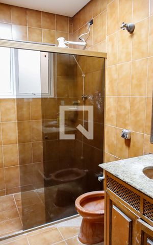 Casa para alugar com 200m², 3 quartos e 2 vagas Casa para alugar com 200m², 3 quartos e 2 vagasBanheiro 2