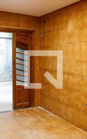 Casa para alugar com 200m², 3 quartos e 2 vagas Casa para alugar com 200m², 3 quartos e 2 vagasCozinha