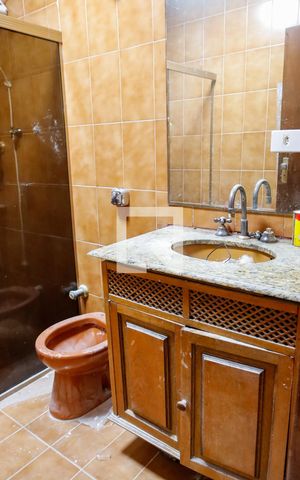 Casa para alugar com 200m², 3 quartos e 2 vagas Casa para alugar com 200m², 3 quartos e 2 vagasBanheiro 2