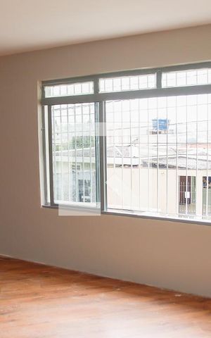 Casa para alugar com 200m², 3 quartos e 2 vagas Casa para alugar com 200m², 3 quartos e 2 vagassala