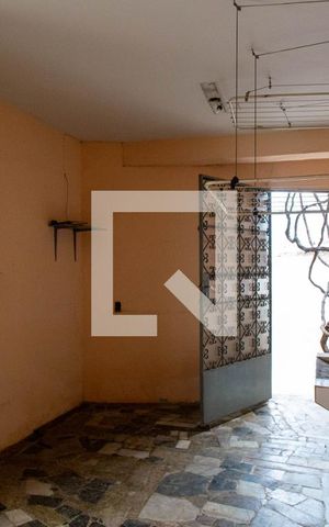 Casa à venda com 220m², 2 quartos e 2 vagas Casa à venda com 220m², 2 quartos e 2 vagasÁrea externa