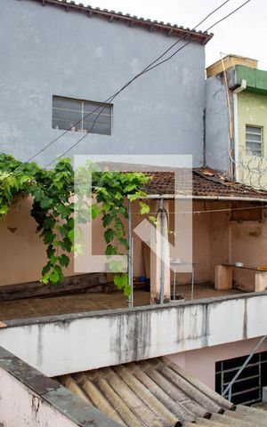 Casa à venda com 220m², 2 quartos e 2 vagas Casa à venda com 220m², 2 quartos e 2 vagasÁrea externa