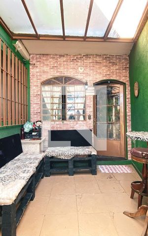 Casa à venda com 200m², 6 quartos e 3 vagasÁrea Externa