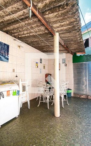 Casa à venda com 200m², 6 quartos e 3 vagasÁrea de Serviço
