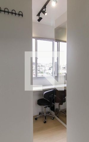 Apartamento à venda com 32m², 2 quartos e 1 vaga Apartamento à venda com 32m², 2 quartos e 1 vagaCloset