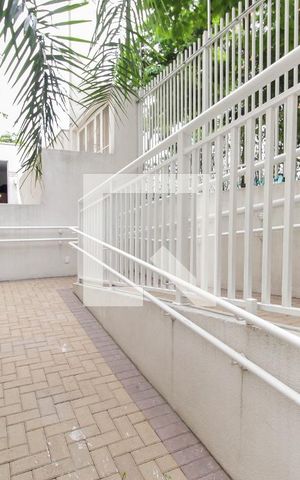 Apartamento à venda com 32m², 2 quartos e 1 vaga Apartamento à venda com 32m², 2 quartos e 1 vagaEntrada