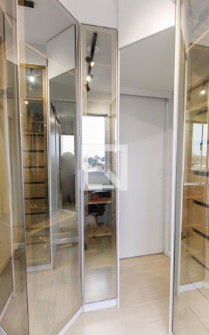 Apartamento à venda com 32m², 2 quartos e 1 vaga Apartamento à venda com 32m², 2 quartos e 1 vagaCloset