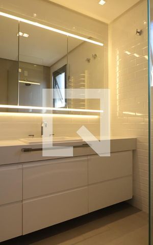 Casa de condomínio à venda com 232m², 4 quartos e 2 vagasBanheiro