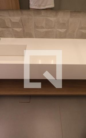 Casa de condomínio à venda com 232m², 4 quartos e 2 vagasLavabo