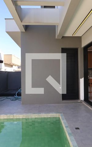 Casa de condomínio à venda com 232m², 4 quartos e 2 vagasÁrea externa
