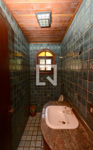 Casa para alugar com 600m², 5 quartos e 8 vagasLavabo