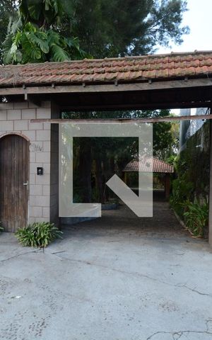 Casa para alugar com 600m², 5 quartos e 8 vagasFachada