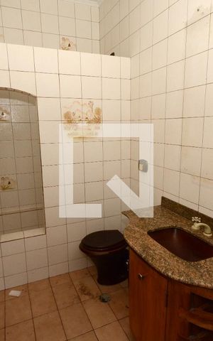 Casa para alugar com 600m², 5 quartos e 8 vagasBanheiro da Suíte 1