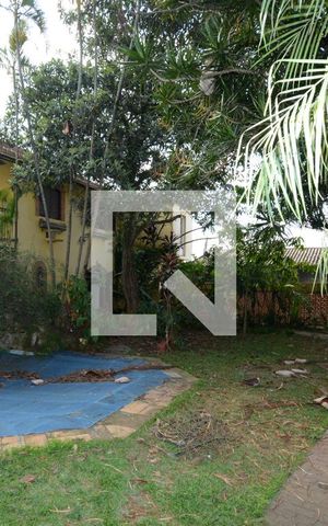 Casa para alugar com 600m², 5 quartos e 8 vagasQuintal
