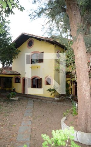 Casa para alugar com 600m², 5 quartos e 8 vagasQuintal