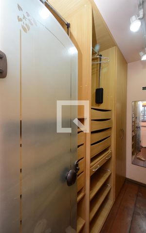 Casa para alugar com 600m², 5 quartos e 8 vagasCloset da Suíte 2