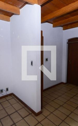Casa para alugar com 600m², 5 quartos e 8 vagasSuíte 1 - Casa 2