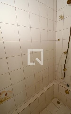 Casa para alugar com 600m², 5 quartos e 8 vagasBanheiro da Suíte 1