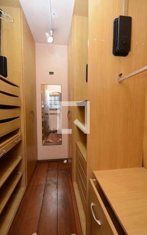 Casa para alugar com 600m², 5 quartos e 8 vagasCloset da Suíte 2