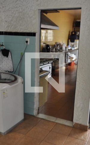 Casa para alugar com 730m², 5 quartos e 3 vagasÁrea de Serviço